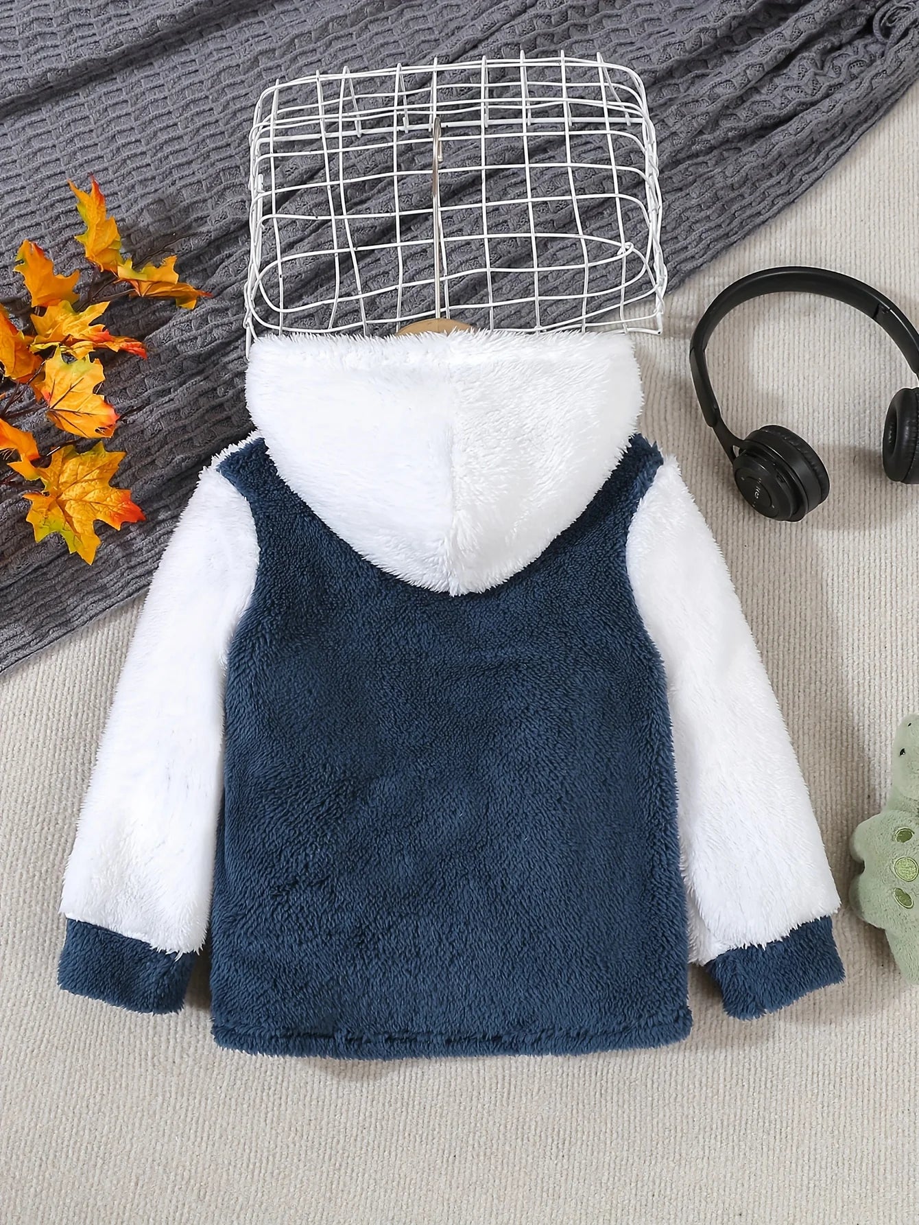 A Cute Plush Coat For A Baby Boy To Keep Warm In Winter, A Cute Little Dinosaur Embroidered Color-Blocking Hooded Jacket